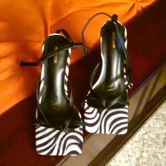 Shoes - Zebra heels